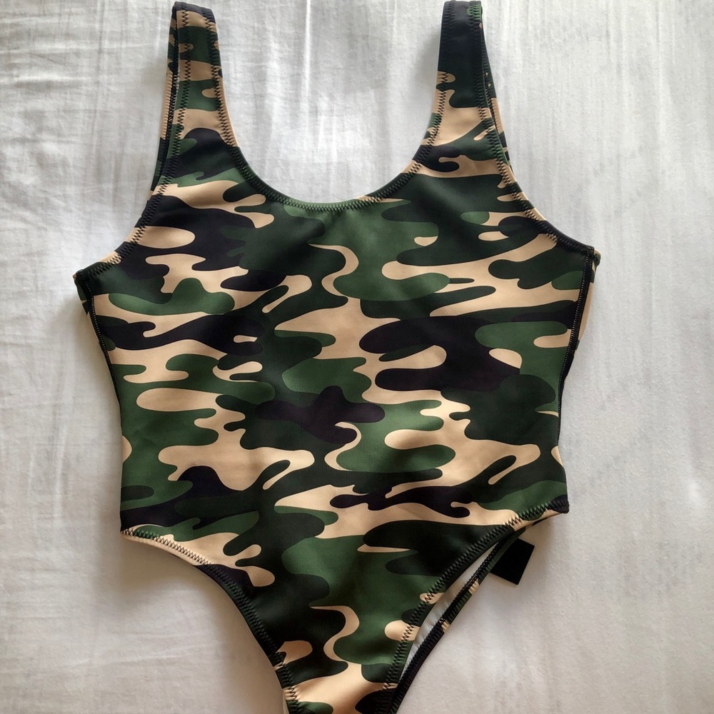 Kendall and Kylie bathing/swimsuit in CAMO